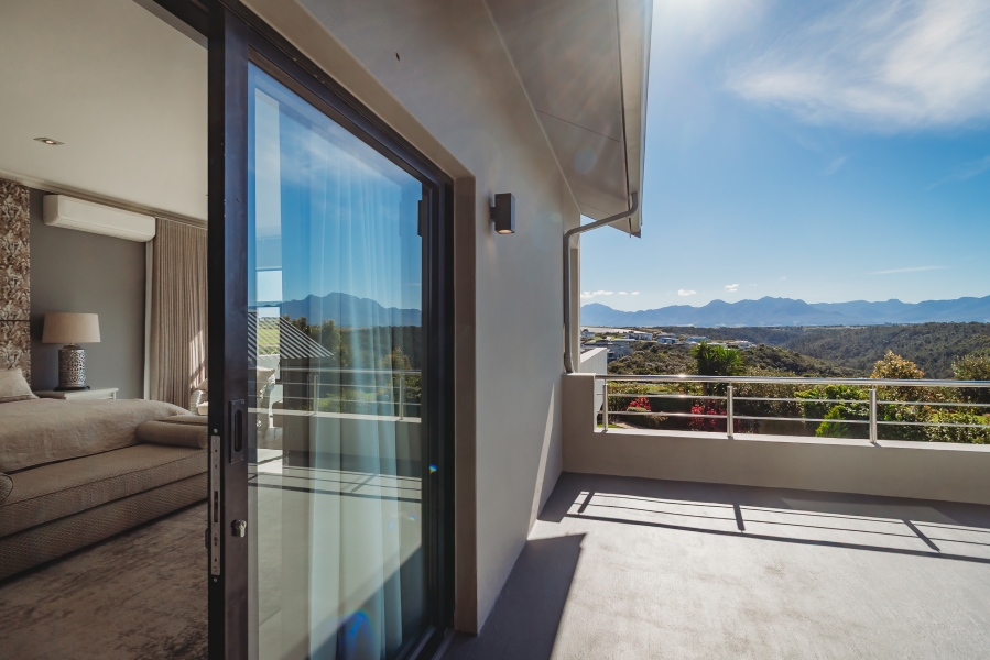 4 Bedroom Property for Sale in Herolds Bay Western Cape